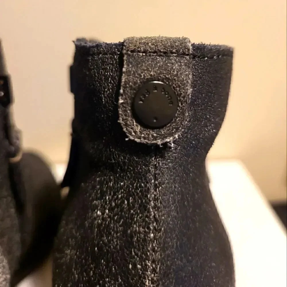 Rag & Bone Margot Black Distressed Leather Side Zip Ankle Boots sz.7/37 Ret.$495
